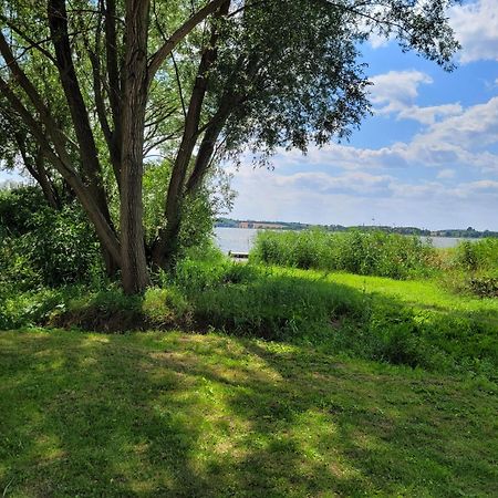 Domek Nad Jeziorem Przy Lini Brzegowej Gorowychy, Pomorze Екстериор снимка