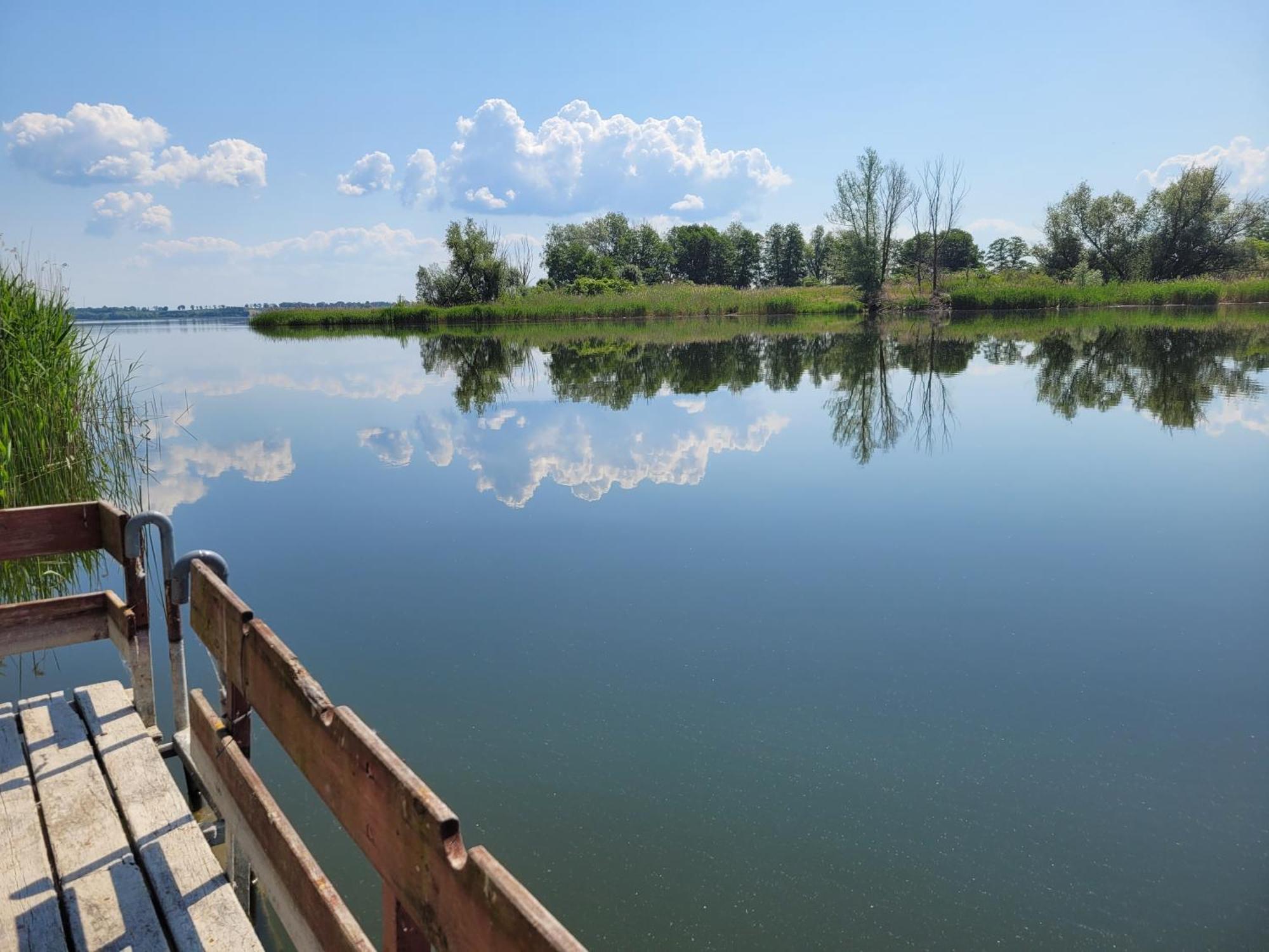 Domek Nad Jeziorem Przy Lini Brzegowej Gorowychy, Pomorze Екстериор снимка